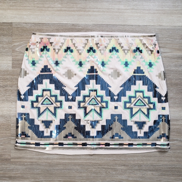 Express Sequined Mini Skirt Tribal Pattern - Picture 3 of 10